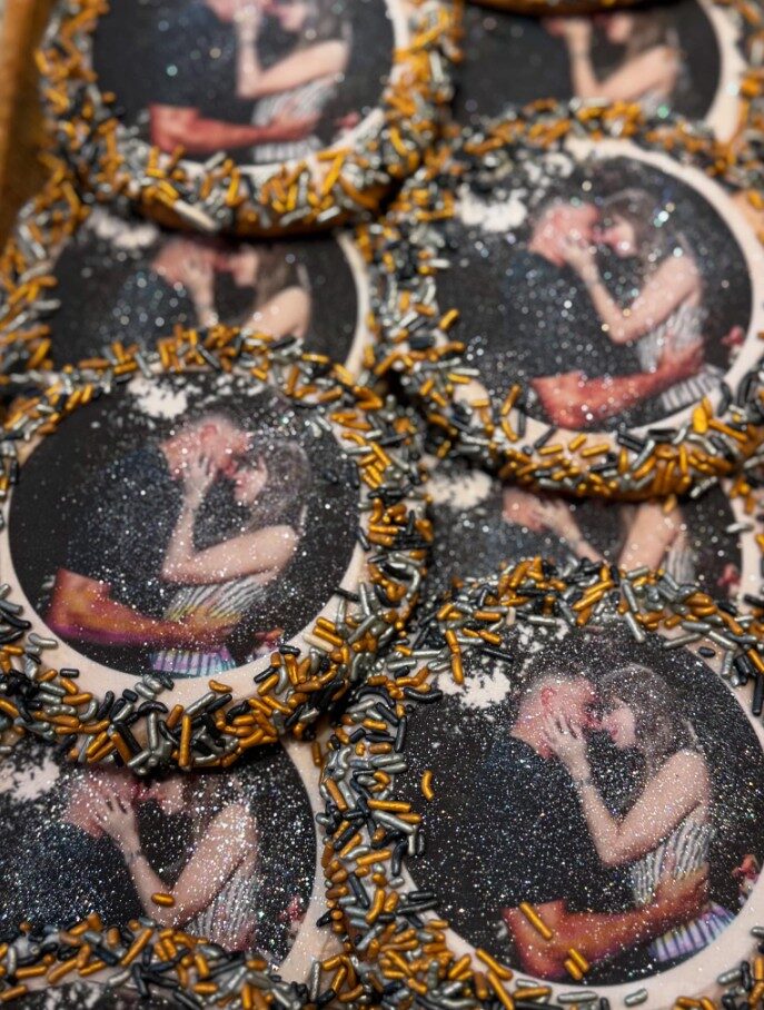 Taylors Engaged cookie