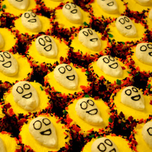 bennisons-bakery-halloween-ghost-cupcakes Picture of ghost cupcakes