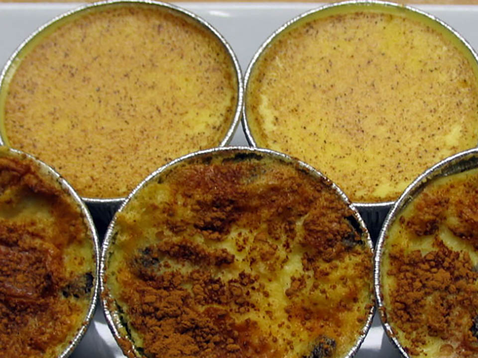bennisons-bakery-sweets-custard-and-bread-pudding-cups