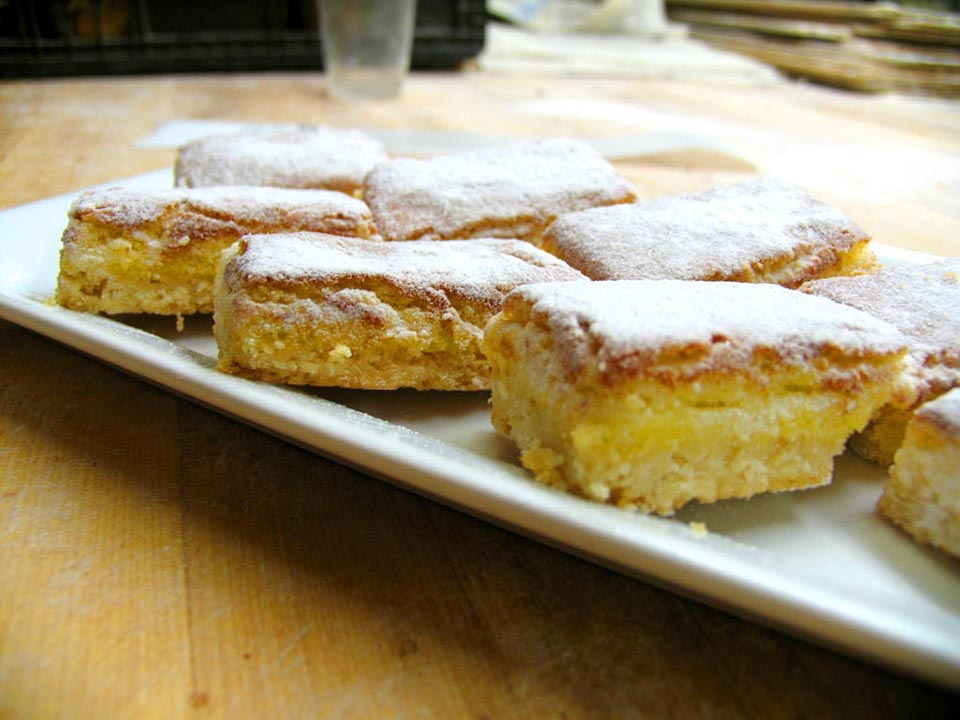 bennisons-bakery-sweets-lemon-bars