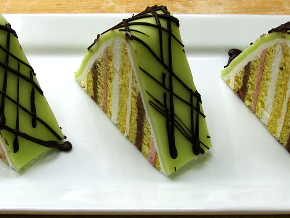 bennisons-bakery-sweets-marzipan