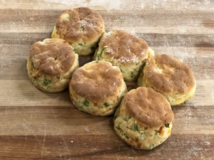 cheddar scallion biscuits