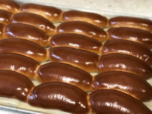 hotdog buns
