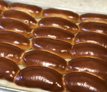 hotdog buns