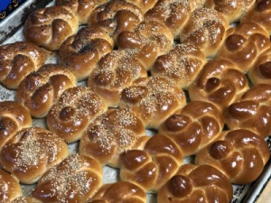 knot rolls